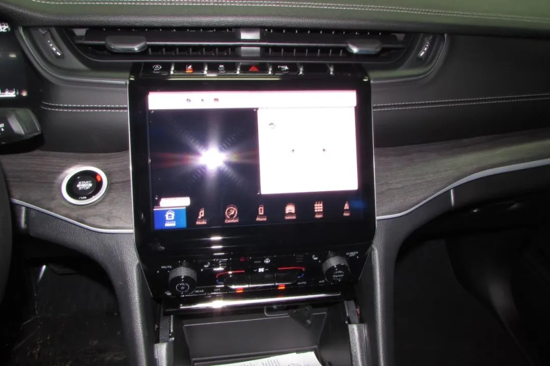 2025 Jeep Grand Cherokee L - 1C4RJKBG3S8657535 - Image #20