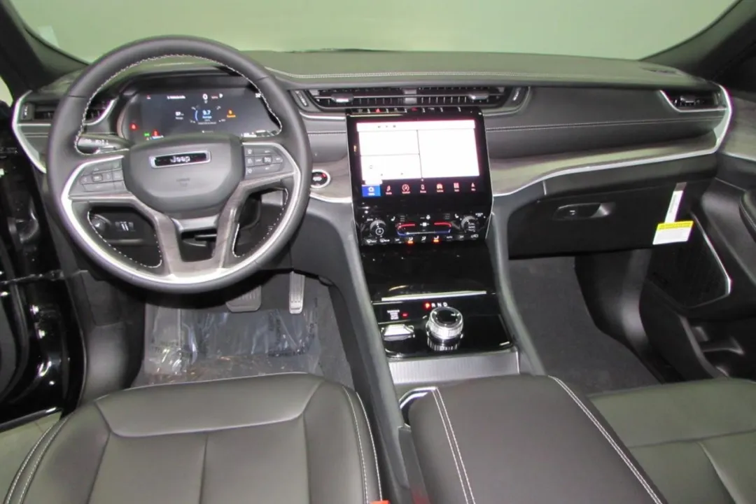 2025 Jeep Grand Cherokee L - 1C4RJKBG3S8657535 - Image #24