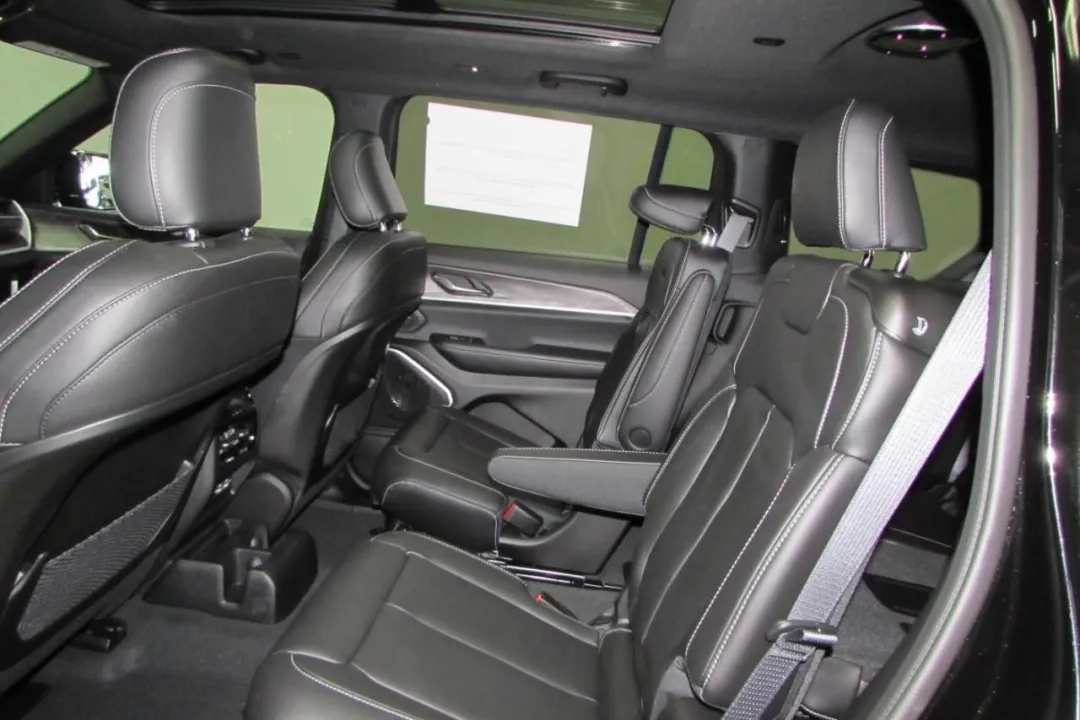 2025 Jeep Grand Cherokee L - 1C4RJKBG3S8657535 - Image #26