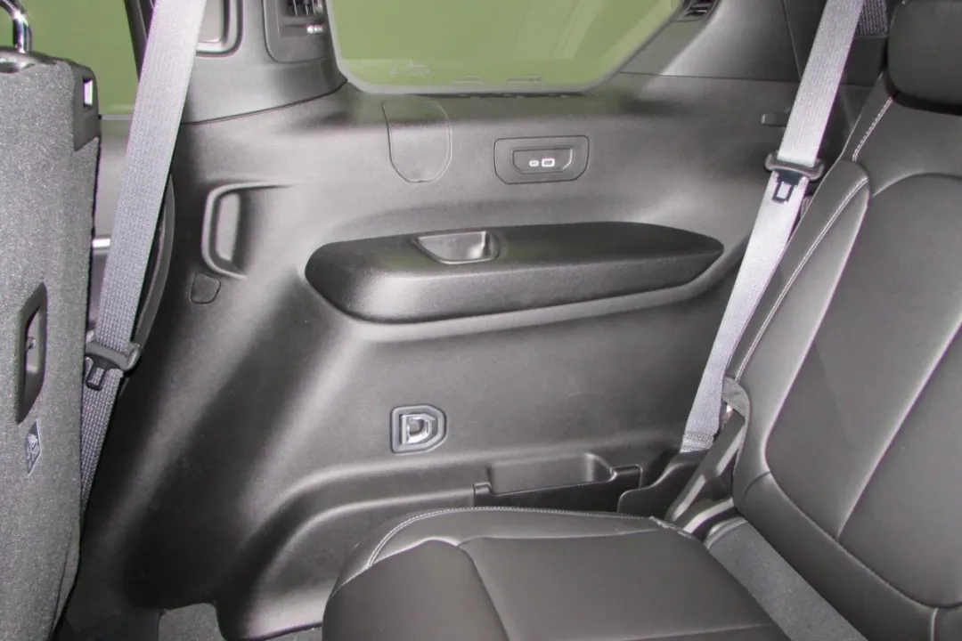 2025 Jeep Grand Cherokee L - 1C4RJKBG3S8657535 - Image #29