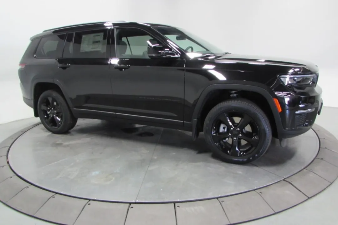 2025 Jeep Grand Cherokee L - 1C4RJKBG3S8657535 - Image #3