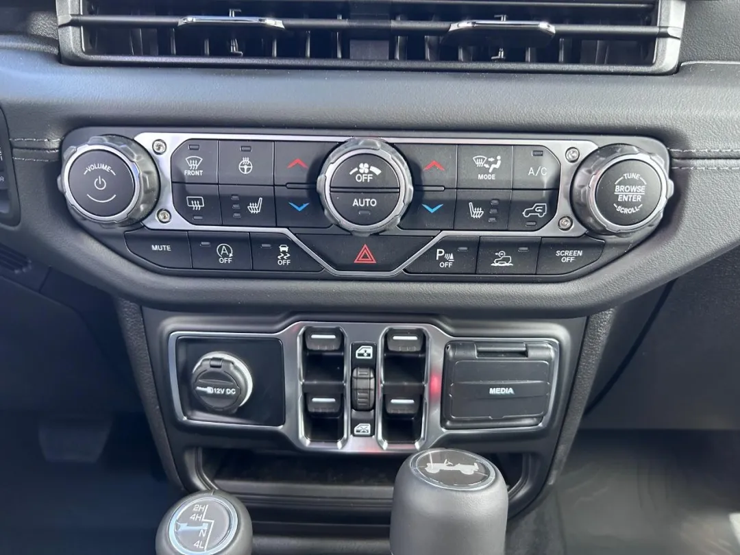 2025 Jeep Wrangler - 1C4PJXEG1SW603467 - Image #15