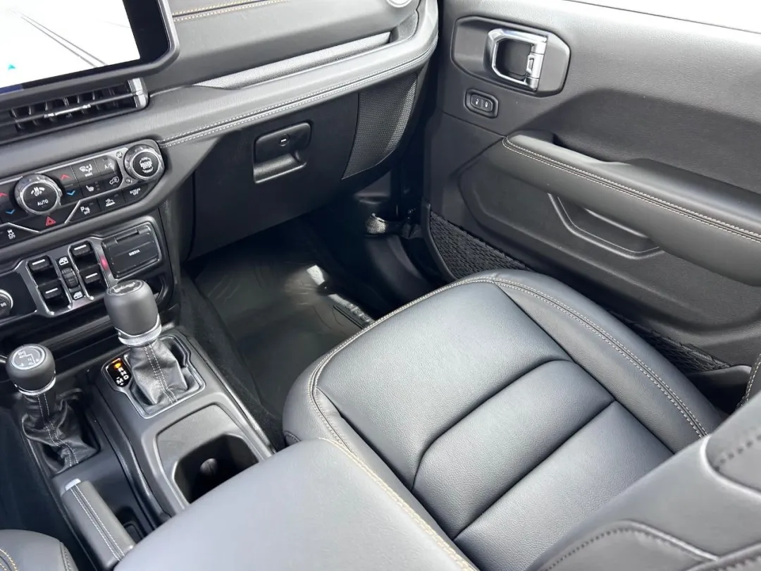 2025 Jeep Wrangler - 1C4PJXEG1SW603467 - Image #17