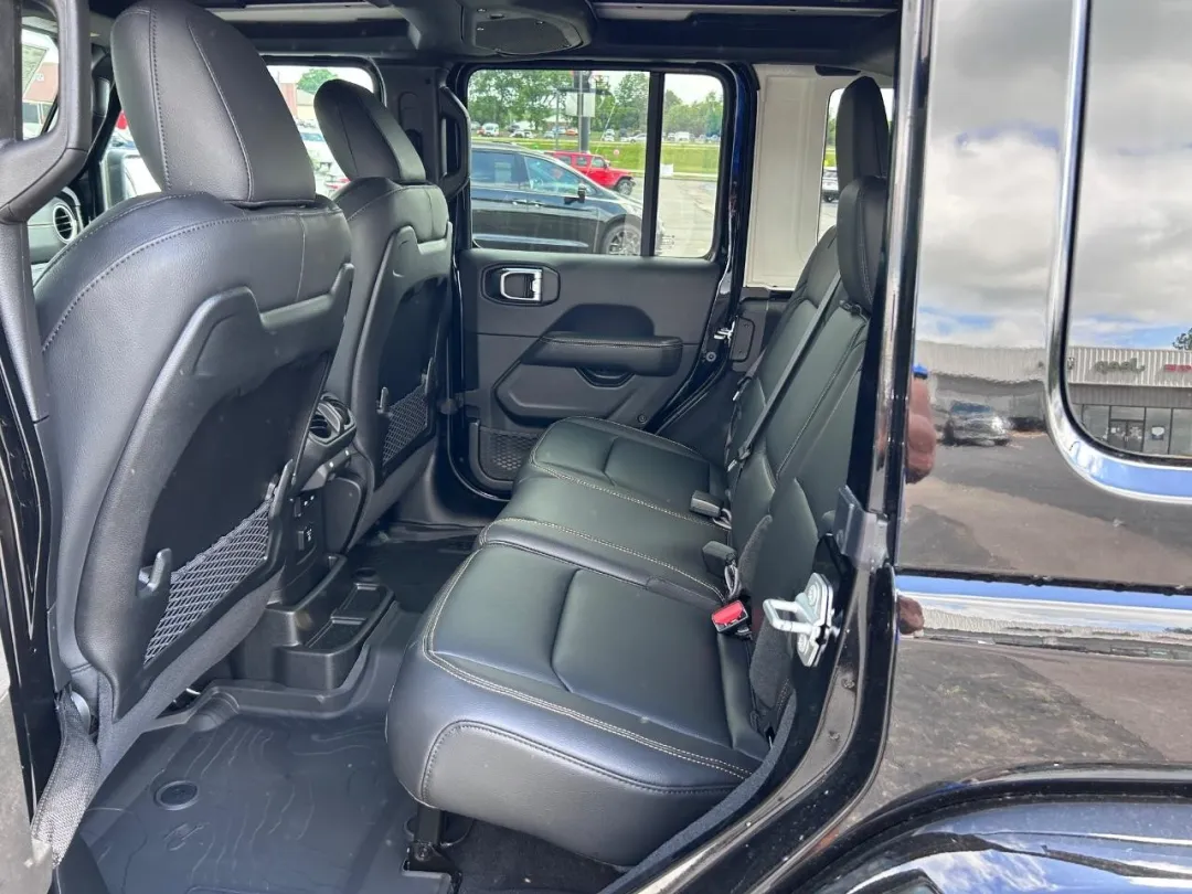 2025 Jeep Wrangler - 1C4PJXEG1SW603467 - Image #9