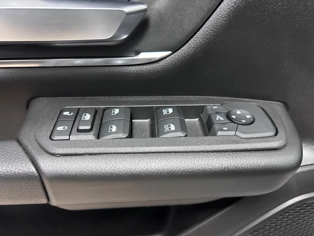 2025 Ram 1500 - 1C6RRFFG9SN503477 - Image #18