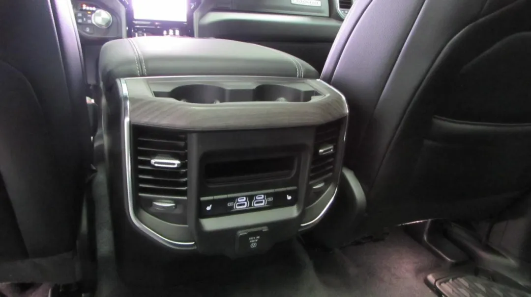2025 Ram 1500 - 1C6SRFJP1SN582068 - Image #11