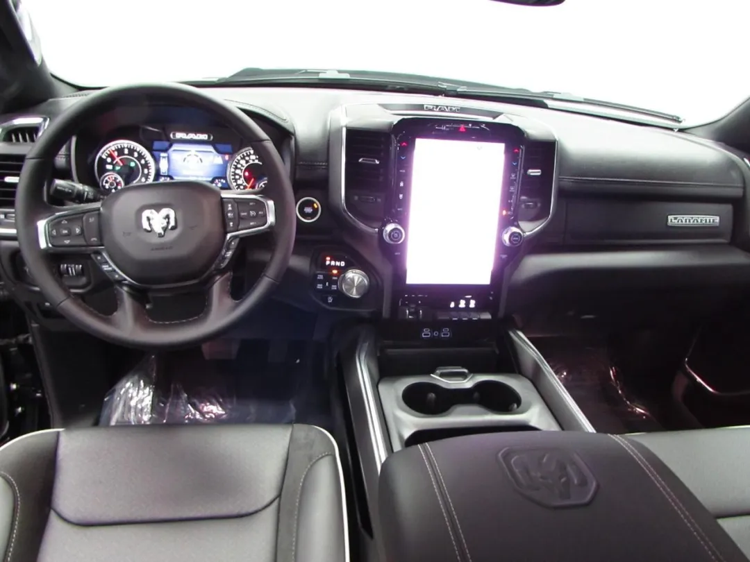 2025 Ram 1500 - 1C6SRFJP1SN582068 - Image #14