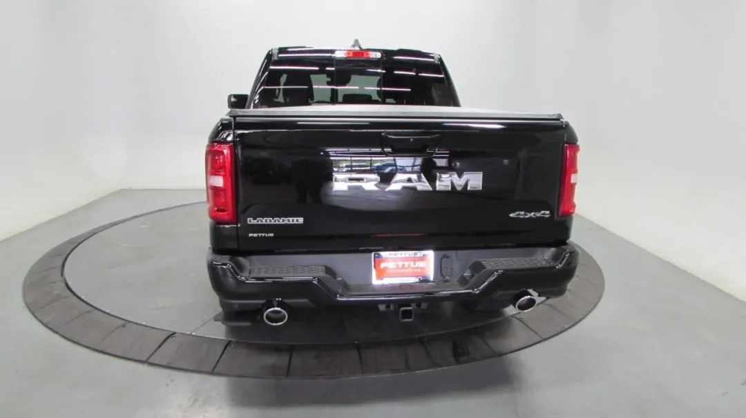 2025 Ram 1500 - 1C6SRFJP1SN582068 - Image #2