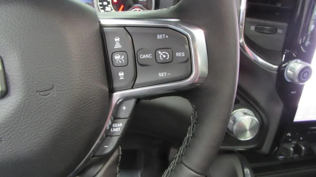 2025 Ram 1500 - 1C6SRFJP1SN582068 - Image #22