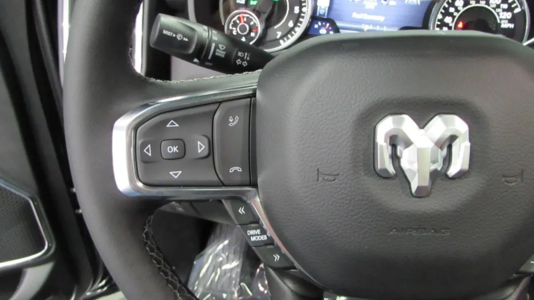 2025 Ram 1500 - 1C6SRFJP1SN582068 - Image #23