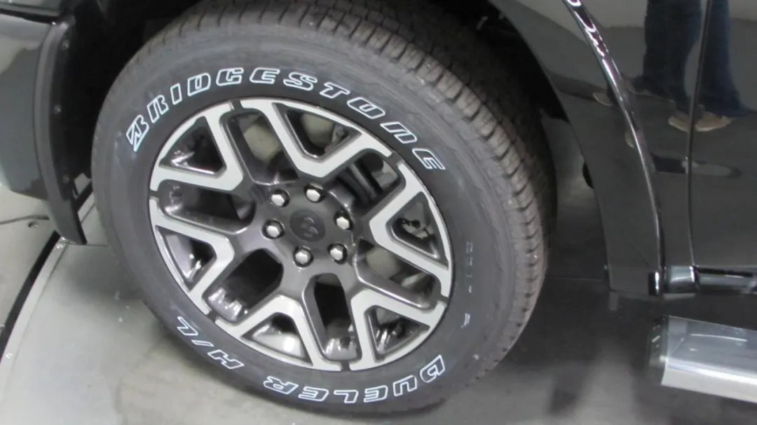 2025 Ram 1500 - 1C6SRFJP1SN582068 - Image #27