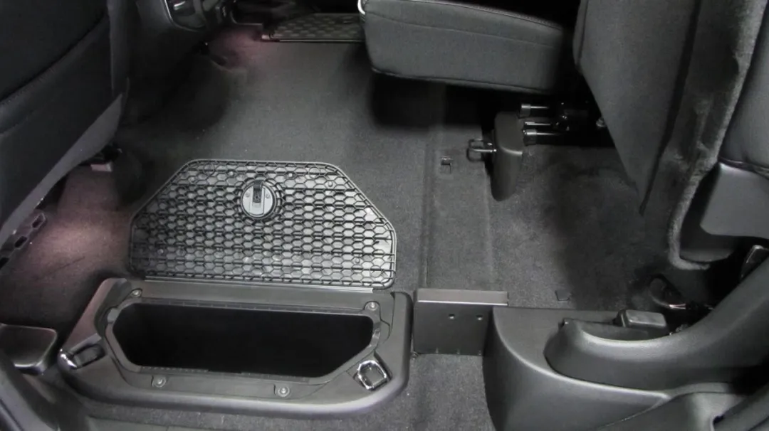 2025 Ram 1500 - 1C6SRFJP1SN582068 - Image #9